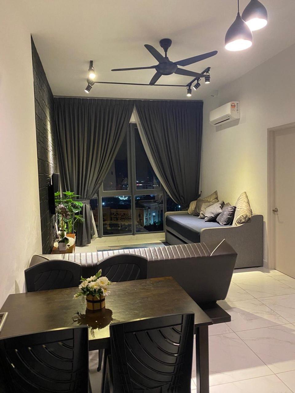 Niks Troika Homestay كوتا بْهارو المظهر الخارجي الصورة